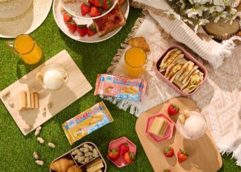 孔雀捲心餅「草莓vs.花生」雙口味濃厚上市 掀搶購熱潮