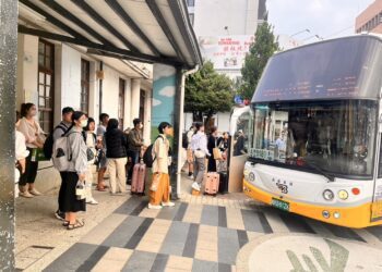 收假避塞車-搭客運省荷包