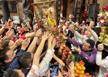 大甲鎮瀾宮媽祖回鑾-信徒朝聖，萬人空巷