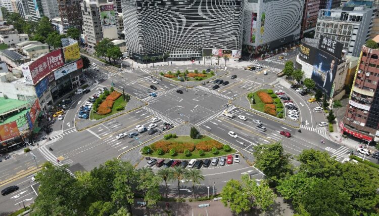 高市中華五福圓環路口動線再優化-友善行人與單車族