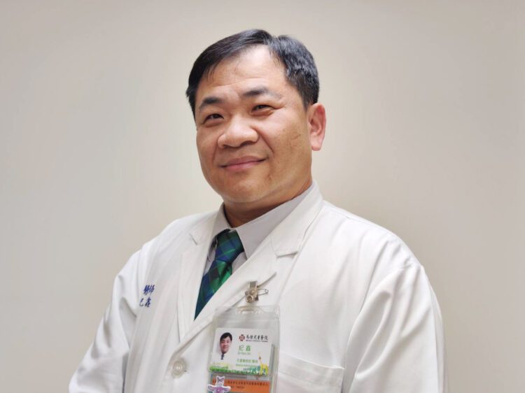 三成兒童確診後久咳不停、易疲倦,醫:不可輕忽新冠肺炎的長遠影響 三成兒童確診後久咳不停、易疲倦,醫:不可輕忽新冠肺炎的長遠影響