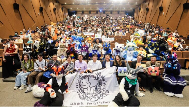 出席第七屆「以茶會毛-冒險盛宴」開幕式 陳其邁讚賞青年創意與活力 出席第七屆「以茶會毛-冒險盛宴」開幕式-陳其邁讚賞青年創意與活力