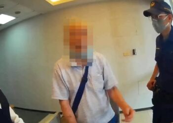 《老翁網戀沖昏頭-警成功攔阻匯款》