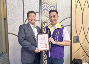 凱琦營造有限公司董事長呂白河慷慨解囊捐贈10萬元助雷特氏症家庭