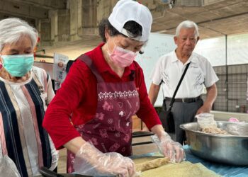 無菜單課程-志工自主規劃的烹飪班-73歲志工脫下志工背心-重操舊業不藏私