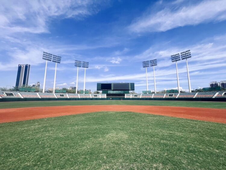 洪一中被關球場-市府懲處藍綠議員都說話