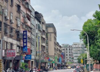 面對「磁磚雨危機」毫無辦法？專家提中肯解方