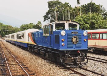 台灣森林鐵道全新改裝第一台觀光列車「栩悅號vivid-express」5月24日首航