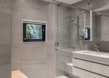 別再說是神器！他怨浴室「這設計」不乾淨　網吐槽：買太廉價了