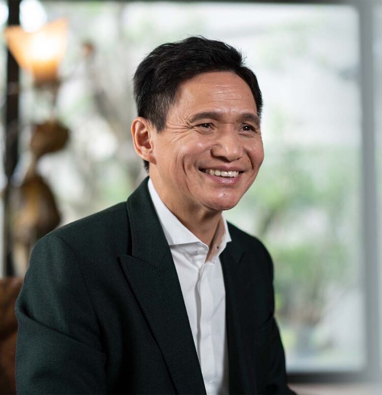 桃建商董座徐榮聰 慨捐行動書屋助教育發展 桃建商董座徐榮聰 慨捐行動書屋助教育發展