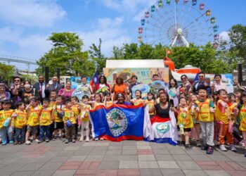 打卡吃貝里斯美食 主題餐車巡迴起跑