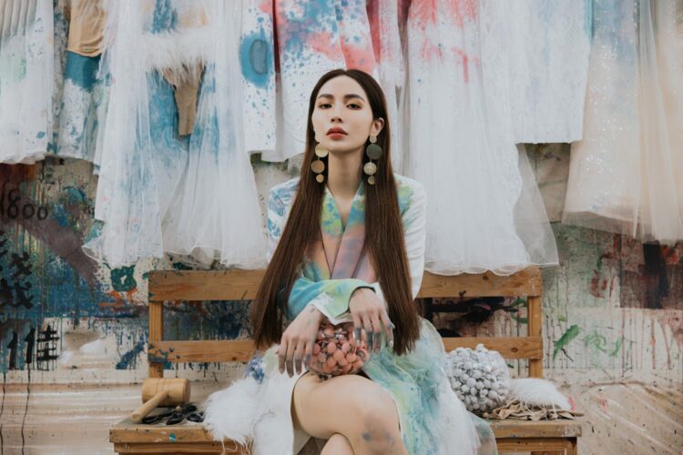 當代女藝術家卓卉芹追夢 堅韌態度追求自我實現 當代女藝術家卓卉芹追夢 堅韌態度追求自我實現