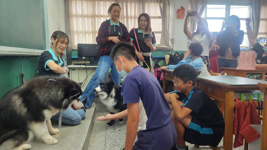 前進台中偏鄉小學推廣尊重生命　派特寵物友善餐廳引領孩童親自體驗