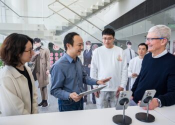 疊紙遊戲推出全新國際化品牌 創意賦能世界