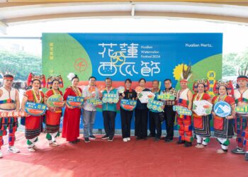 花蓮縣政府攜手縣農會、玉溪農會 首日銷售大西瓜破千顆