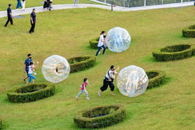 家長照過來!淡水滬尾藝文休閒園區「2024 親子草坡滾球派對」5/18升級登場