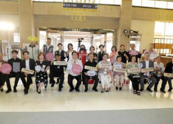 臺南市傑出演藝團隊授證-黃偉哲：精彩展演為文化首都臺南增添光彩榮耀