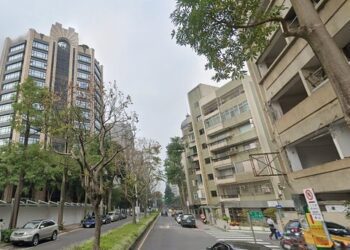 鑽漏洞炒房？他踢爆「用宿舍名義買豪宅」！林右昌：必須檢討