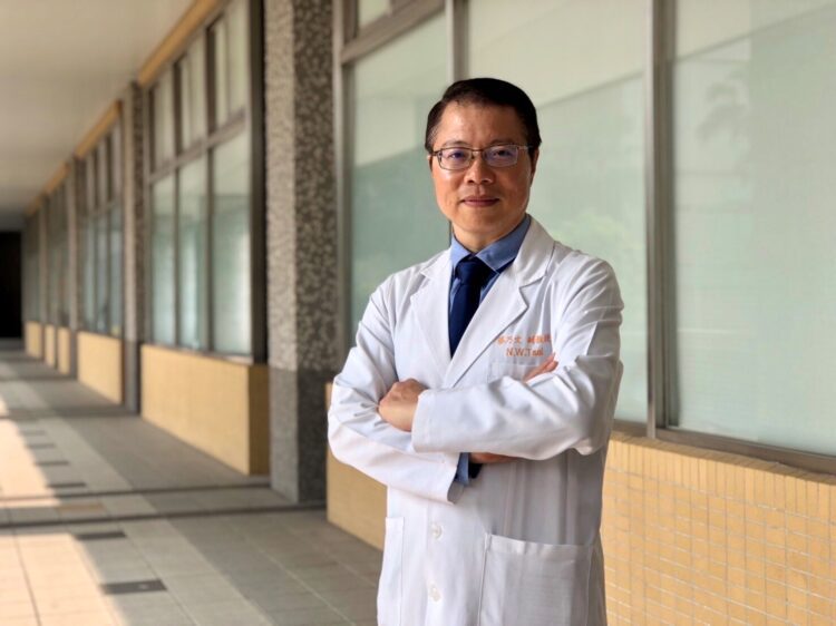 這種病一旦發作起來要人命 眼睛失明、下半身癱瘓皆有可能 醫說明:現有2種藥可以穩定病情 這種病一旦發作起來要人命-眼睛失明、下半身癱瘓皆有可能-醫說明:現有2種藥可以穩定病情