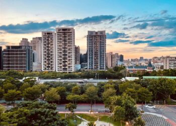 房市恐生變！「520總統交接、內閣換血」高房價得救？　他曝「1關鍵」直接跌