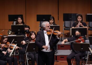 國臺交攜手水藍與霍內克-絕無僅有的夢幻組合即將同臺飆藝