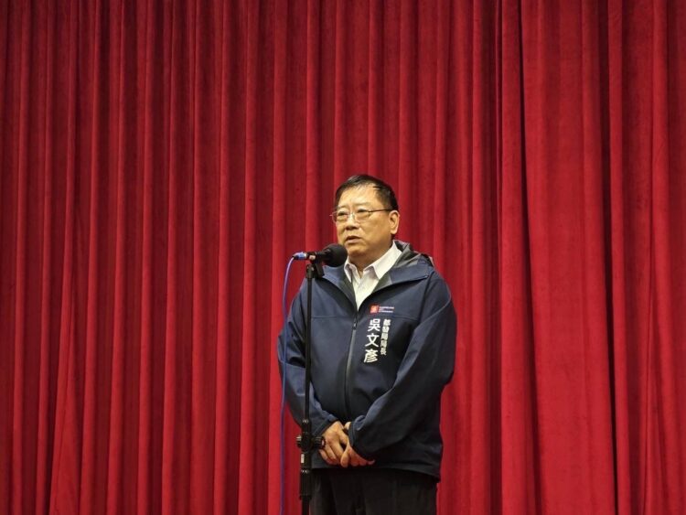 民團抗議清華大學擬設分校於舊左營國中 高市府都發局:公園加頂大 左營更繁華 民團抗議清華大學擬設分校於舊左營國中 高市府都發局:公園加頂大-左營更繁華