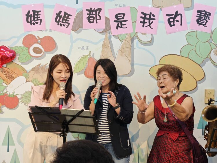 國民黨高市黨部邀百位媽媽包元寶 慶祝母親節 國民黨高市黨部邀百位媽媽包元寶-慶祝母親節