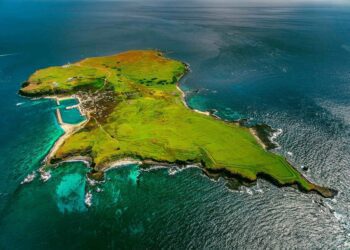 玄武岩島嶼的環抱裡感受海洋保育浪潮－澎湖南方四島國家公園淨島與環境教育活動
