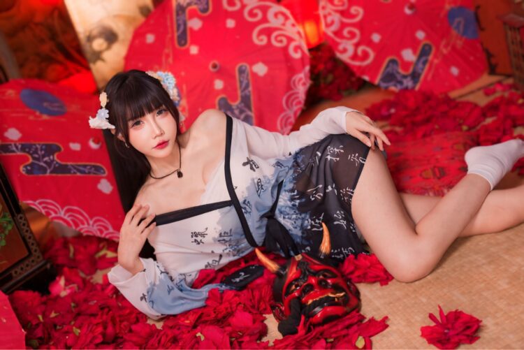 百萬網紅喬喬兒QQe跨足歌壇 新單曲獻給粉絲:不求回報的愛 百萬網紅喬喬兒qqe跨足歌壇-新單曲獻給粉絲:不求回報的愛