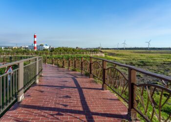 台中熱門打卡景點推薦-好玩好拍更適合女生獨遊