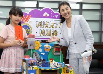 逆境曙光平林國小張力云榮獲2024總統教育獎-縣長許淑華讚不絕口