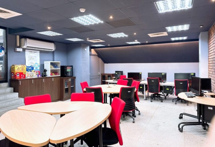 銘傳財金系「金融科技實驗室」 零食飲料吃到飽