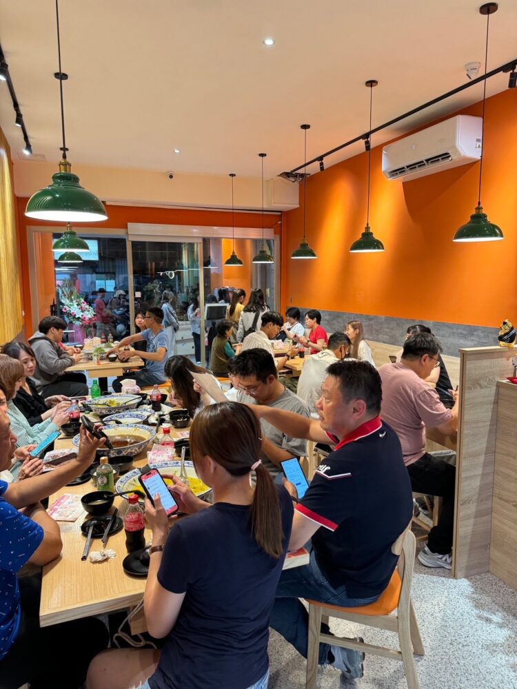 台中知名川味冒菜品牌成為全台食客新寵 引爆快時尚飲食潮流