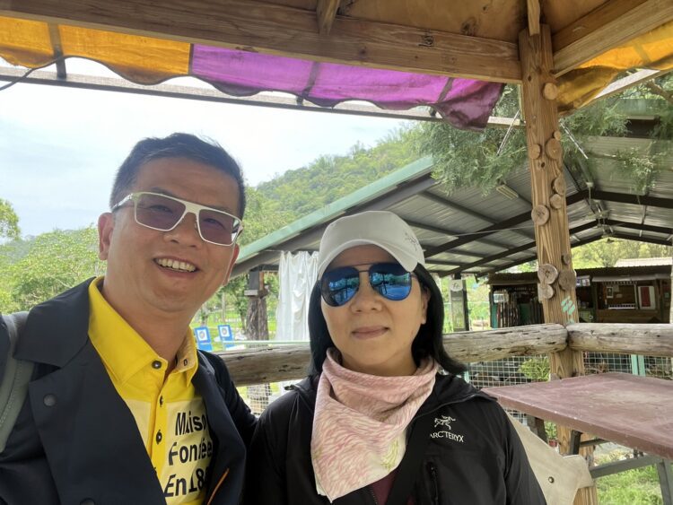 偏鄉孩童首吃魚子醬 三發創辦人鍾俊榮到滿州鄉辦感恩餐會 偏鄉孩童首吃魚子醬 三發創辦人鍾俊榮到滿州鄉辦感恩餐會