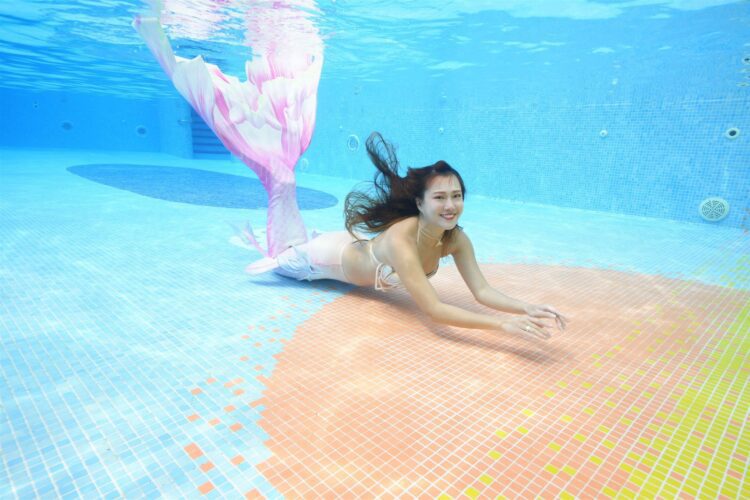 今夏化身美人魚 奇蹟美照拍不停 品嘗夢幻下午茶 與水中精靈優游共舞 今夏化身美人魚 奇蹟美照拍不停 品嘗夢幻下午茶  與水中精靈優游共舞