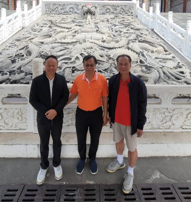 金獅湖保安宮九龍戲水御路奇觀 黃明聰捐資極力護持 金獅湖保安宮九龍戲水御路奇觀 黃明聰捐資極力護持