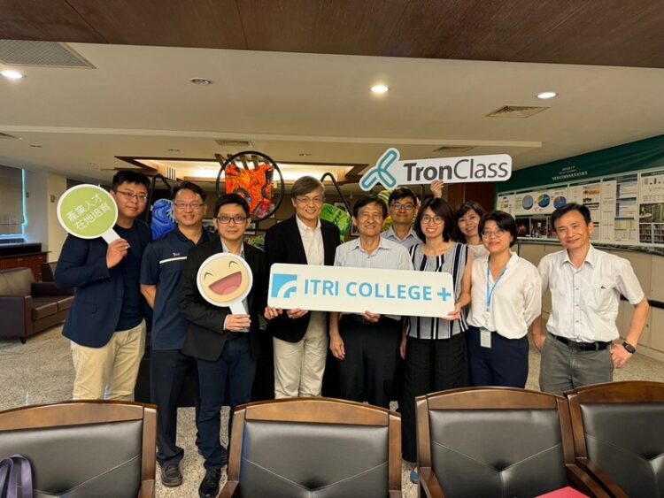 德科大攜手工研院推動永續淨零計畫 110名師生獲授證 德科大攜手工研院推動永續淨零計畫-110名師生獲授證