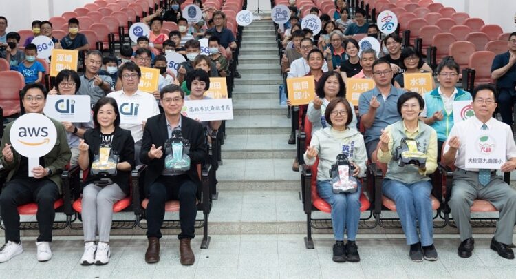 高市府攜中央運用aws技術舉辦賽車夏令營-推廣數位發展、升級教育場域