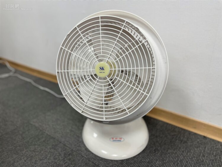 天氣濕熱…除濕機、電扇老是移來移去?台電示警「1情況」不理恐害命 天氣濕熱…除濕機、電扇老是移來移去?台電示警「1情況」不理恐害命