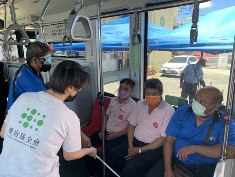 高雄區監理所持續關懷客運業者行車安全教育訓練 並加強路口停讓宣導 高雄區監理所持續關懷客運業者行車安全教育訓練-並加強路口停讓宣導