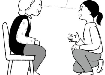 和失智長輩說話，要先注意「姿勢」！醫教「溝通5原則」低聲慢慢說