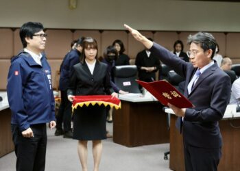 高雄市政府新任人事處處長宣誓就職-陳其邁市長主持交接典禮