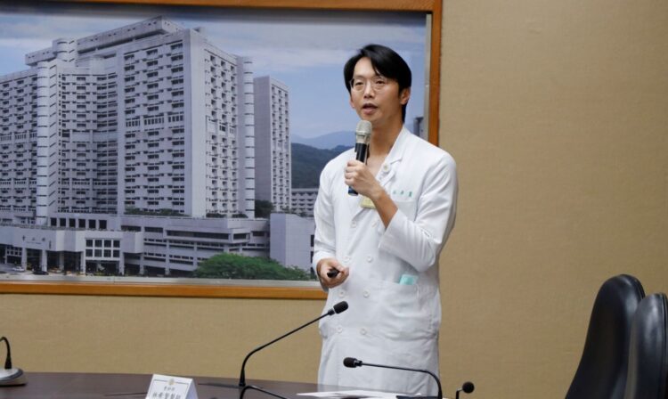 雙腳麻痛難行 微創脊椎減壓療效佳 雙腳麻痛難行-微創脊椎減壓療效佳