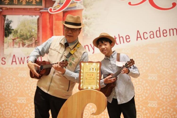 「市長陪你拍」畢業生許願加場 黃偉哲再度使出渾身解數拍到底 「市長陪你拍」畢業生許願加場-黃偉哲再度使出渾身解數拍到底