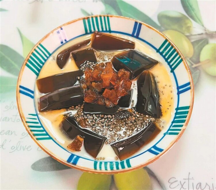 有食譜》大暑火氣大又沒食慾？2步驟做「退火仙草茶」能幫身體排毒