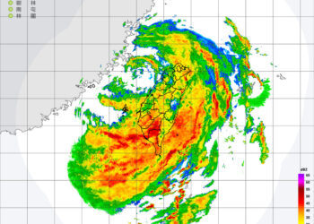 中颱凱米凌晨新屋出海-中南部大雷雨警訊-全台停止上班上課