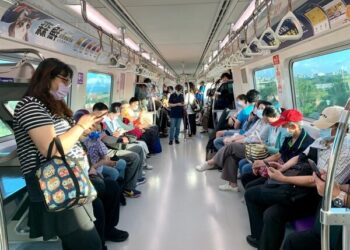 買桃園搭捷運通勤台北「極度愚蠢」？實測逾1小時　網撐下去關鍵：還是很省