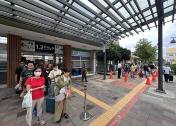 受凱米颱風影響台鐵新營-嘉義營運中斷改以公路接駁