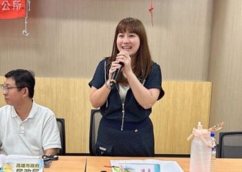 許采蓁批黃捷-沒人說你不可以出國-但妳不說實話還要硬扯