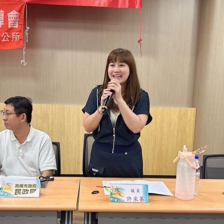 許采蓁批黃捷 沒人說你不可以出國 但妳不說實話還要硬扯 許采蓁批黃捷-沒人說你不可以出國-但妳不說實話還要硬扯